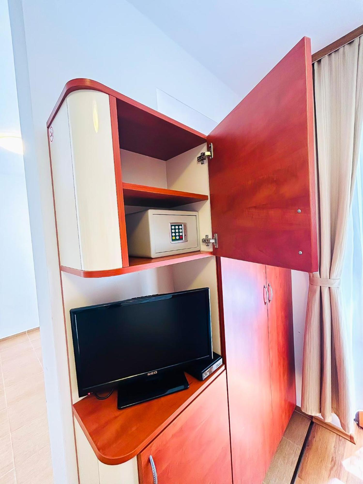 Family Hotel Helios Σάνι Μπιτς Εξωτερικό φωτογραφία