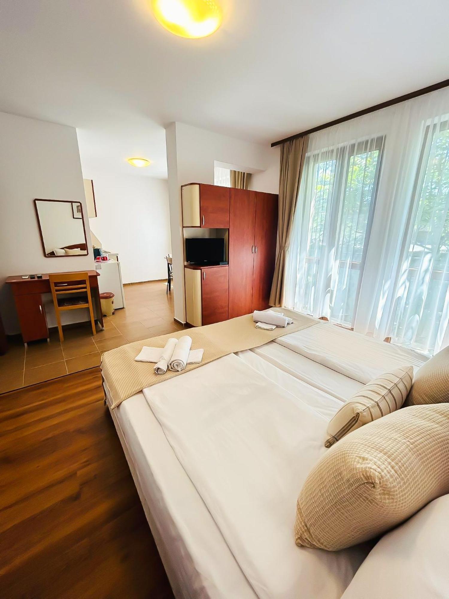 Family Hotel Helios Σάνι Μπιτς Εξωτερικό φωτογραφία