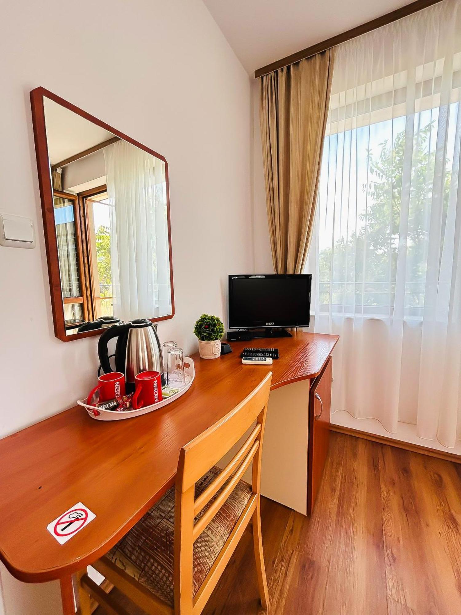 Family Hotel Helios Σάνι Μπιτς Εξωτερικό φωτογραφία